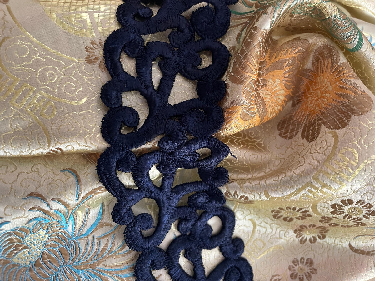 Chunky Y2K vintage navy 2" scroll lace
