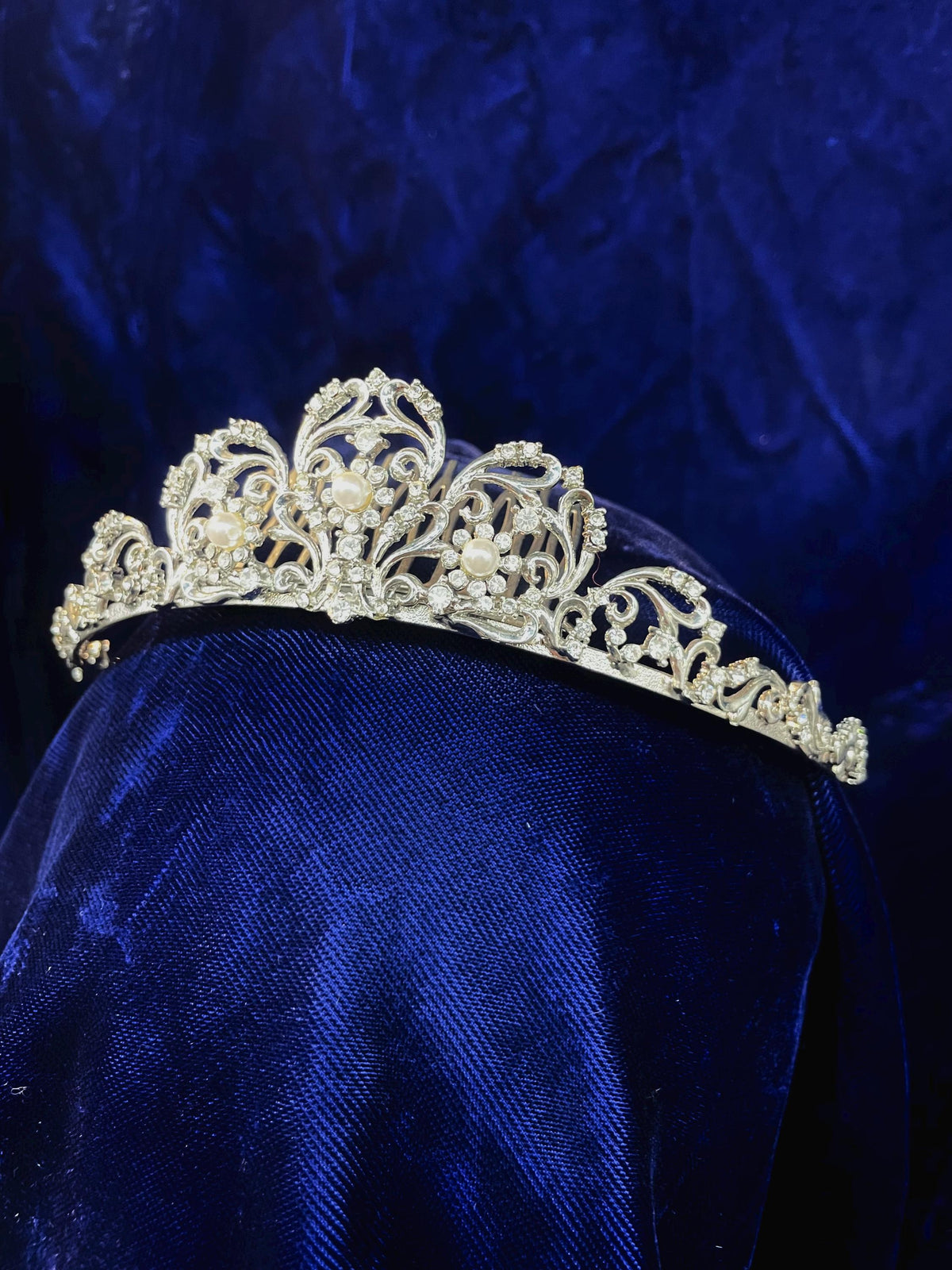 Rhinestone and pearl bridal tiara - silver tone