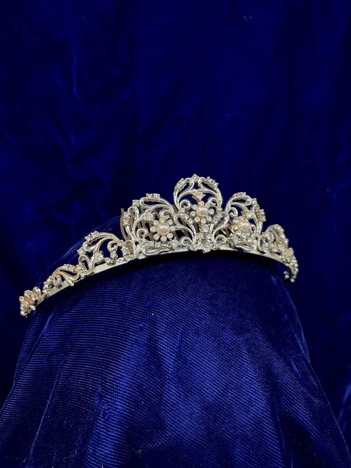 Rhinestone and pearl bridal tiara - silver tone
