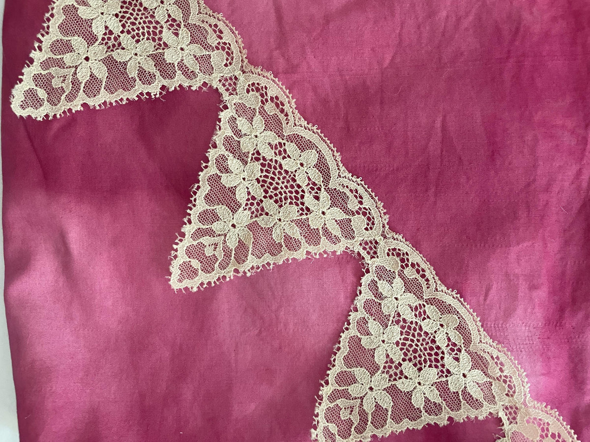 Ivory 3 1/2" Triangle Chantilly Point Lace Trim