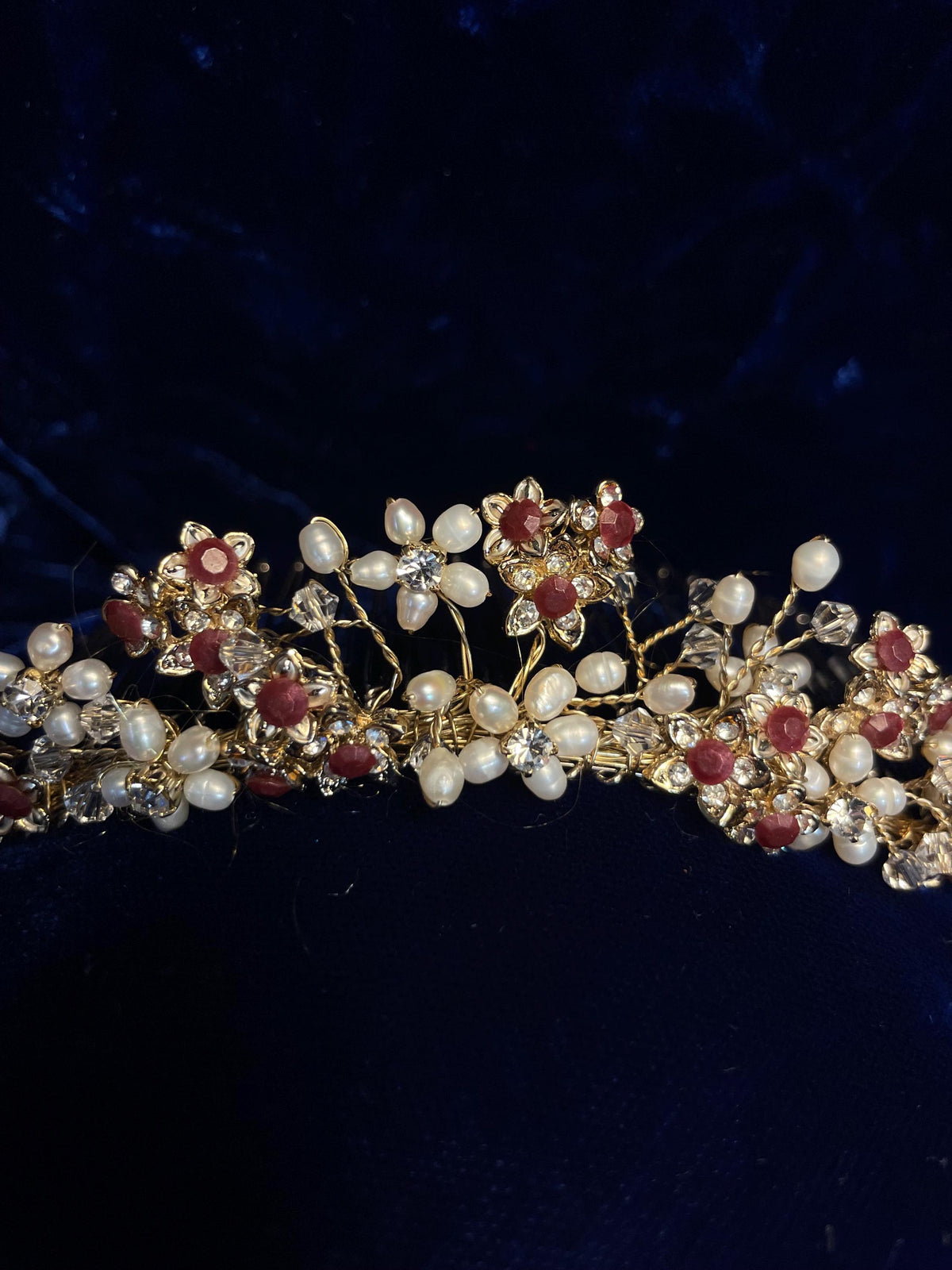 Gold tone vintage comb with garnet tone stones and pearls
