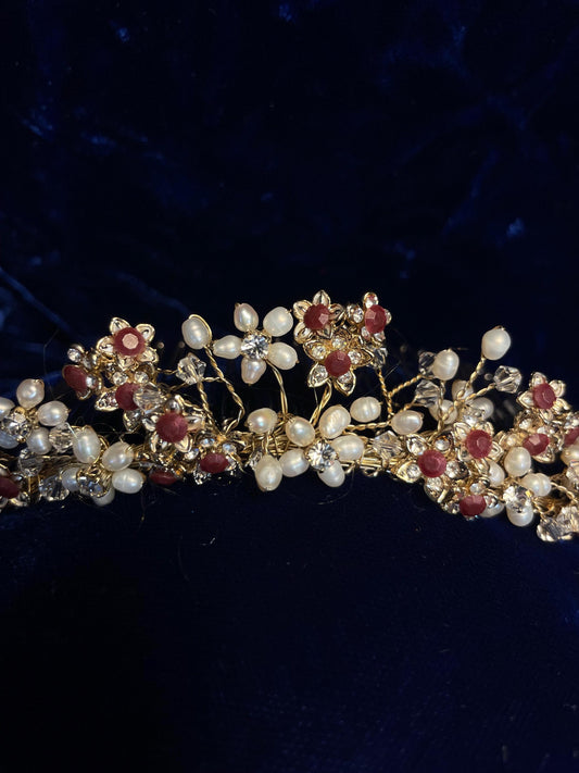 Gold tone vintage comb with garnet tone stones and pearls